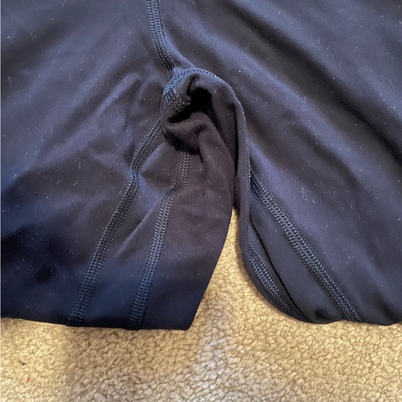 Size 8 Luluemon Align in Navy blue high-waist Leggings 28” - Picture 3 of 3